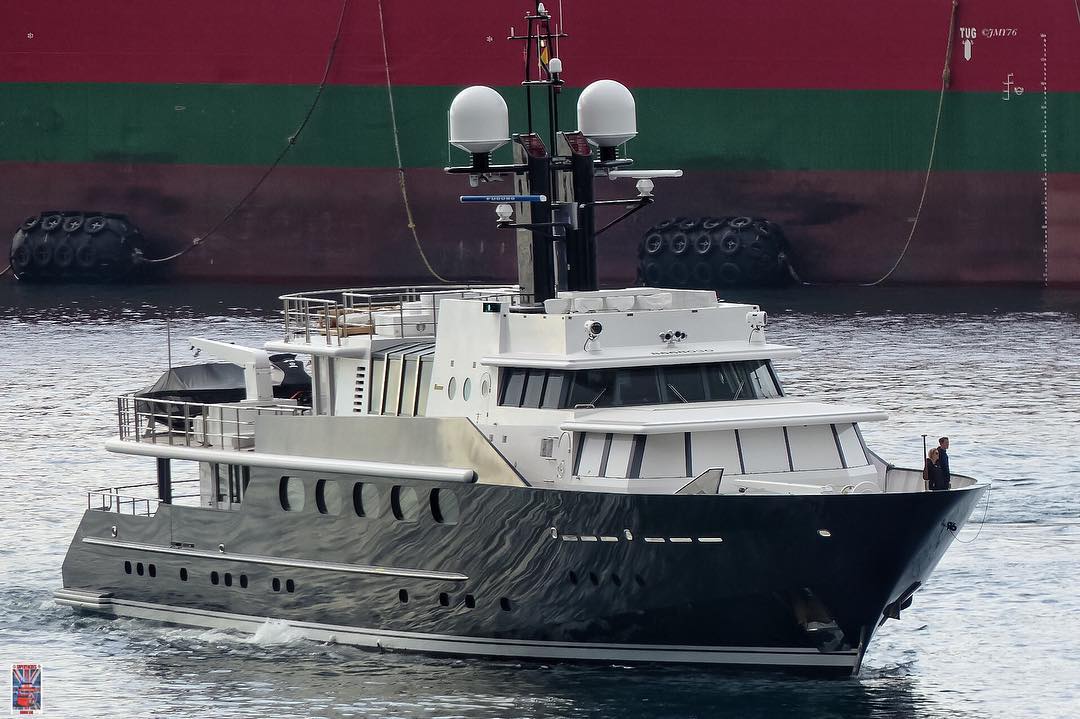 who owns highlander yacht